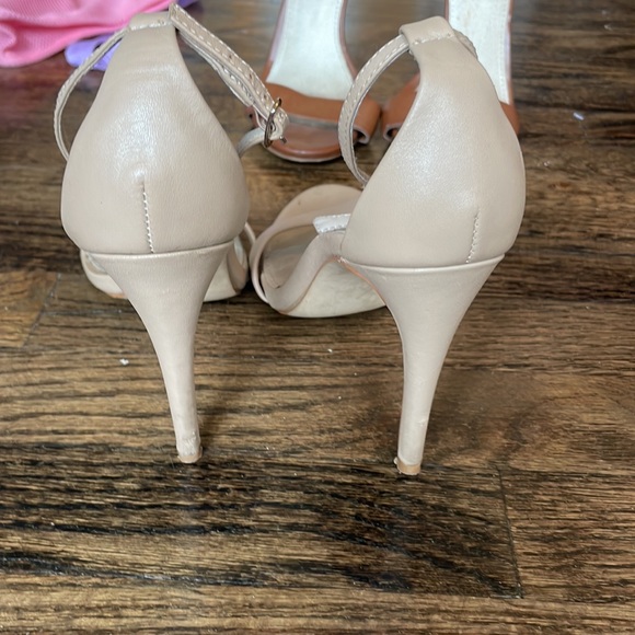 Steve Madden strappy healed sandals barely worn size 7.5 - Picture 2 of 5